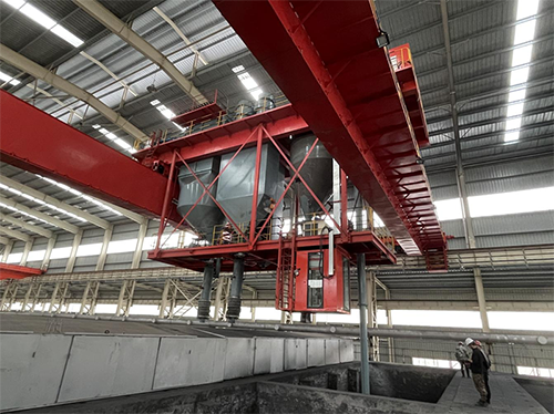 Mobile Coke Handling Bridge Crane for Anode Carbon Baking Mobile Coke Handling Bridge Crane for Anode Carbon Baking