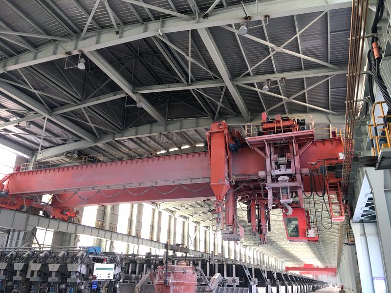 Anode Carbon Multifunctional Crane
